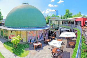  Das Zeiss-Planetarium Jena nach Fertigstellung der Sanierungsarbeiten an der historischen Kuppel 