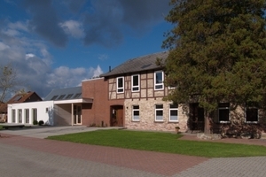  Die Kirche in Platendorf von außen 