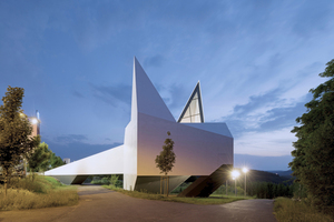  Die Autobahnkirche Siegerland ist als Holzkonstruktion konzipiert, der Entwurf zeichnet sich durch seine abstrakte äußere Form aus Foto: Jörg Hempel 